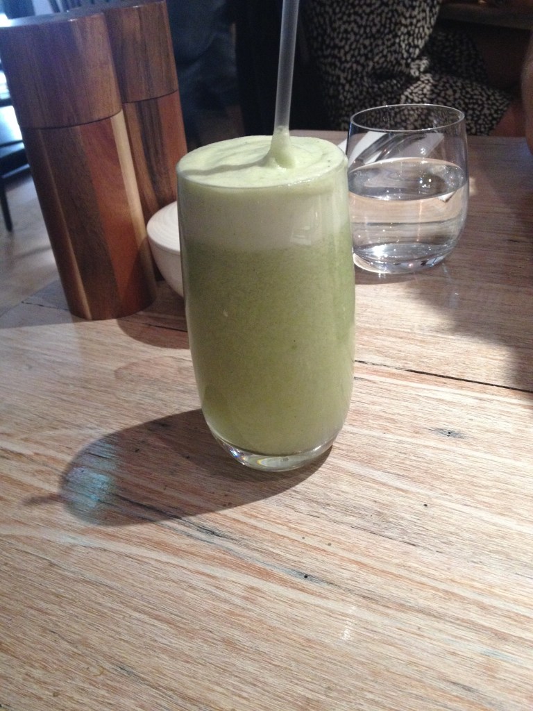 housemade spirulina, pineapple, pear & mint juice, the grain store