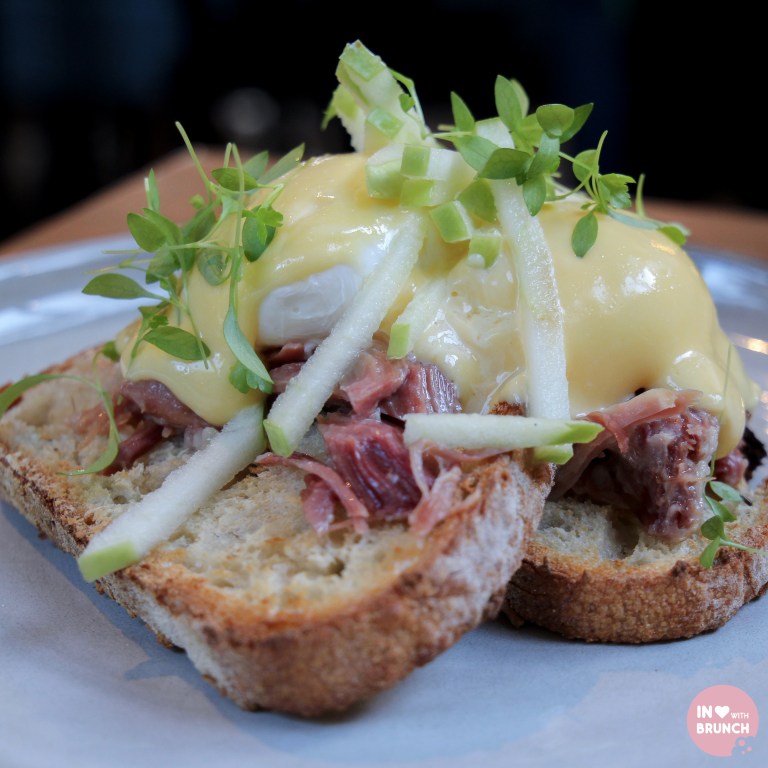 Glovers Station Elsternwick Eggs Benedict (1 of 1)