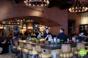 uncle-julios-brentwood-interior